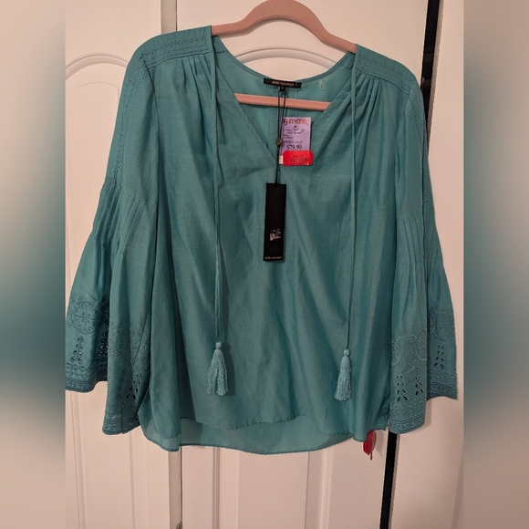 Top - Picture 2 of 3